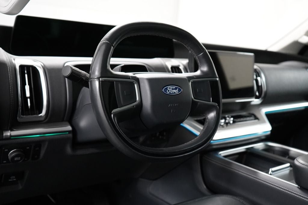 Certified 2025 Ford Expedition Platinum AWD/4WD image 13