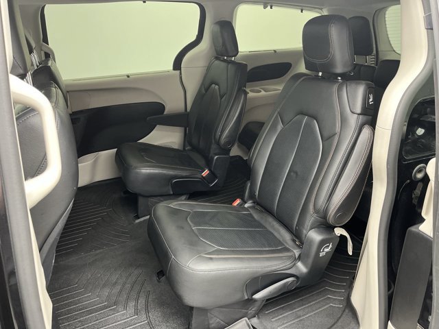Used 2019 Chrysler Pacifica Touring-L FWD image 12