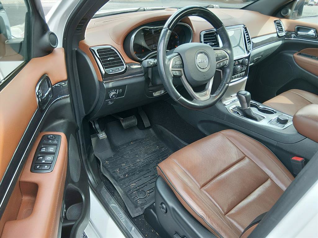 Used 2020 Jeep Grand Cherokee Overland AWD/4WD image 10