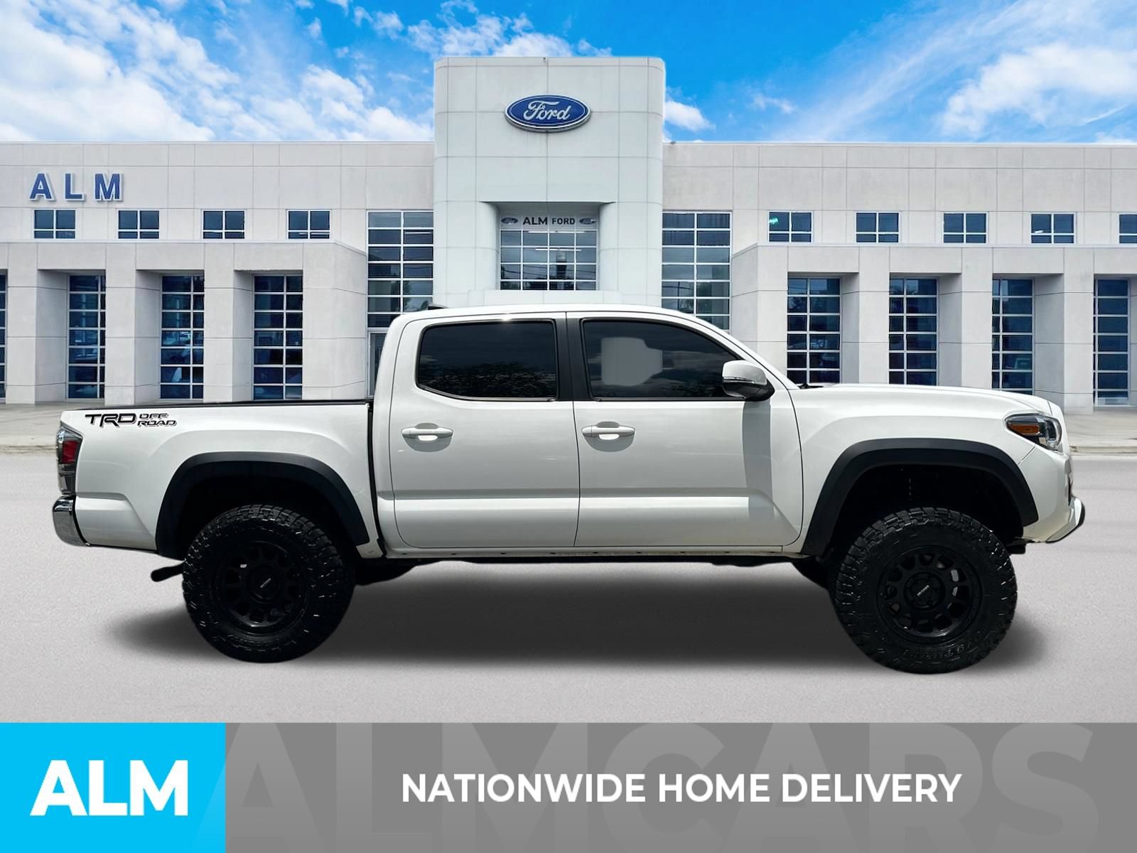 Used 2022 Toyota Tacoma TRD Off-Road RWD image 4