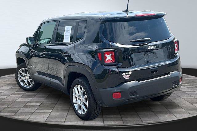 Used 2023 Jeep Renegade Latitude AWD/4WD image 2