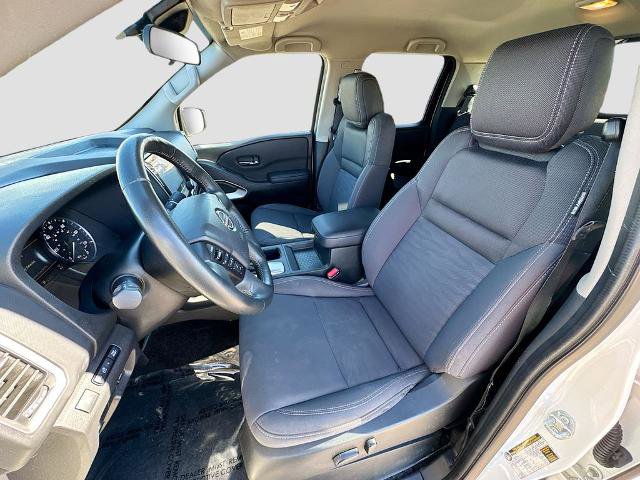 Used 2023 Nissan Frontier SV w/ Technology Package AWD/4WD image 17