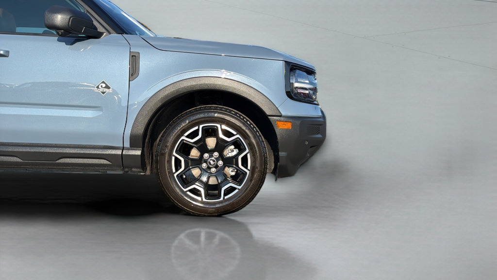 Certified 2025 Ford Bronco Sport Outer Banks w/ Outer Banks Tech Package+ AWD/4WD image 33