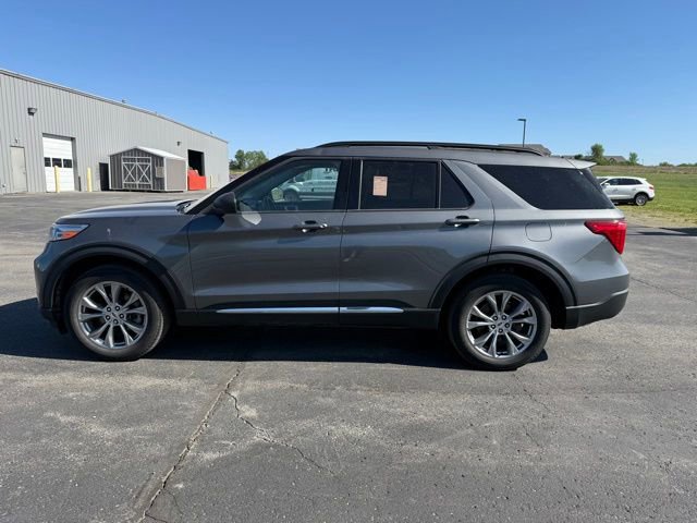 Certified 2023 Ford Explorer XLT w/ Equipment Group 202A AWD/4WD image 7