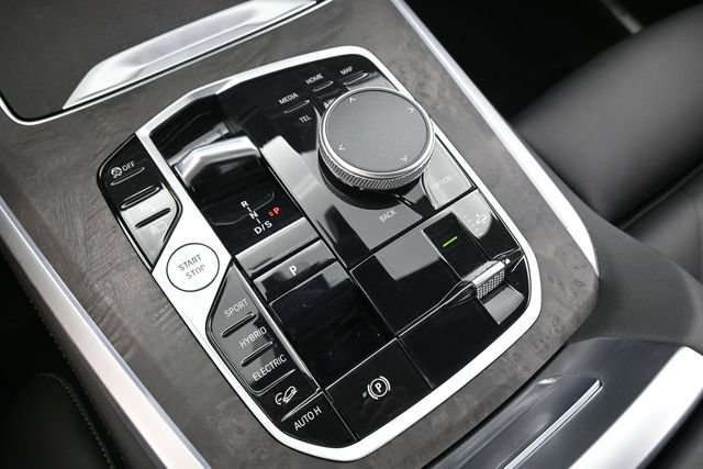 Used 2025 BMW X5 xDrive50e AWD/4WD image 24