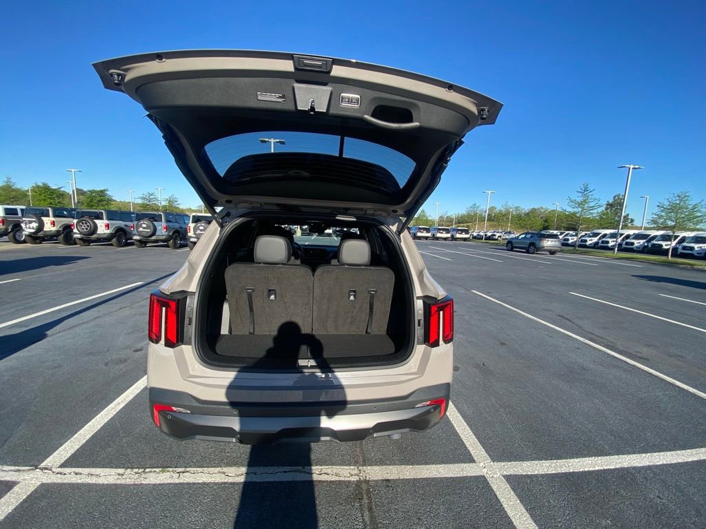 Used 2025 Kia Sorento SX Prestige image 28