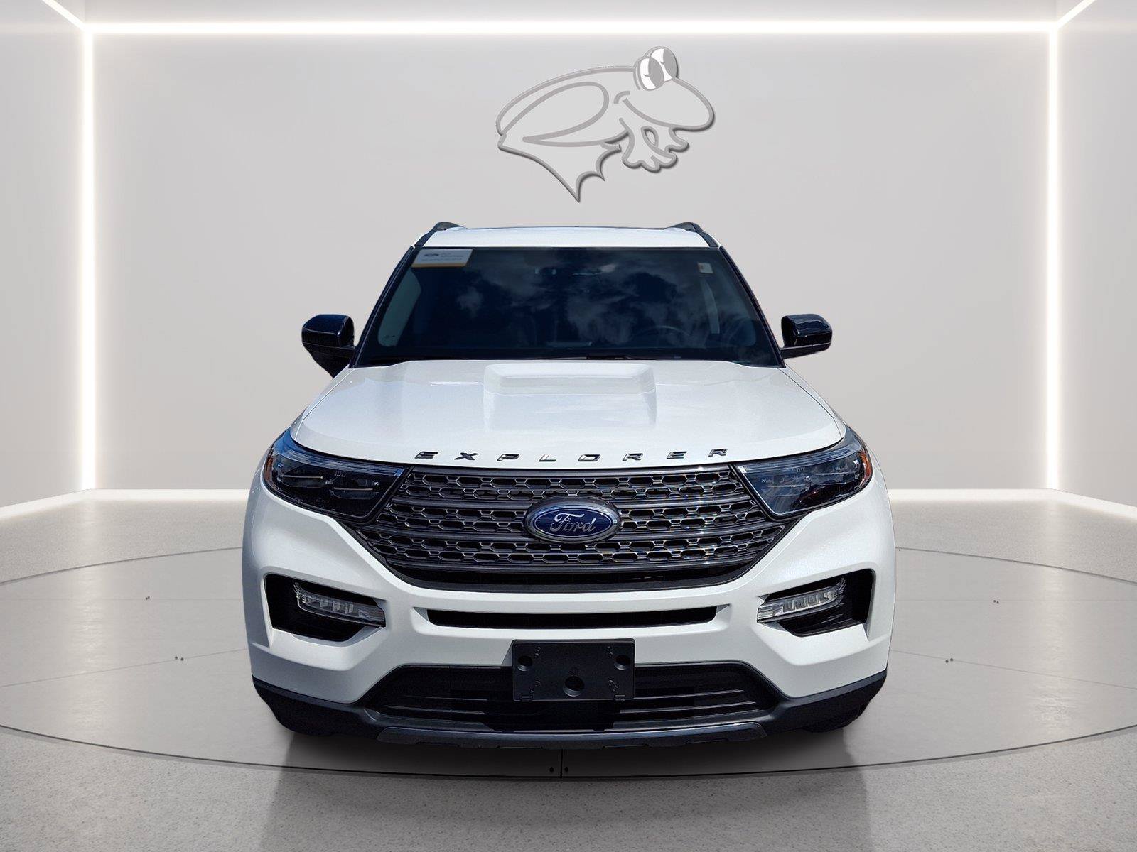 Certified 2023 Ford Explorer XLT w/ Equipment Group 202A AWD/4WD image 7