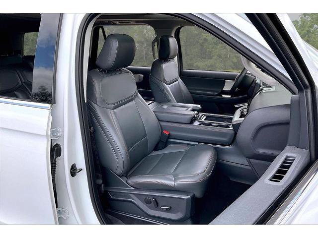 Certified 2025 Ford Expedition Active image 28