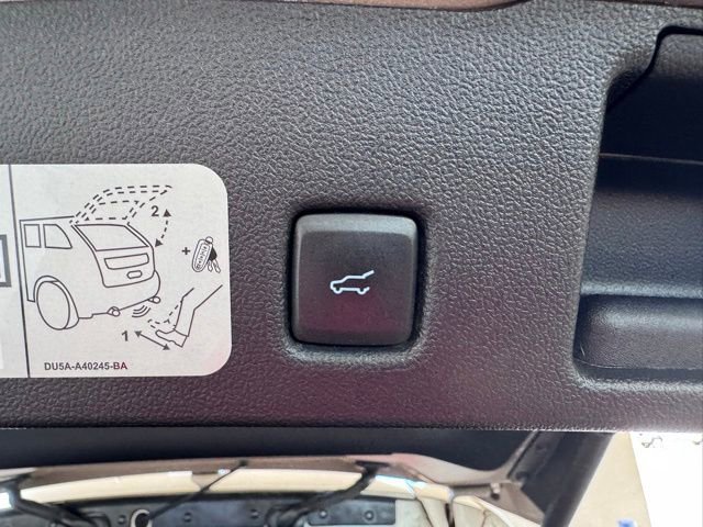 Certified 2020 Ford Escape SEL FWD image 26