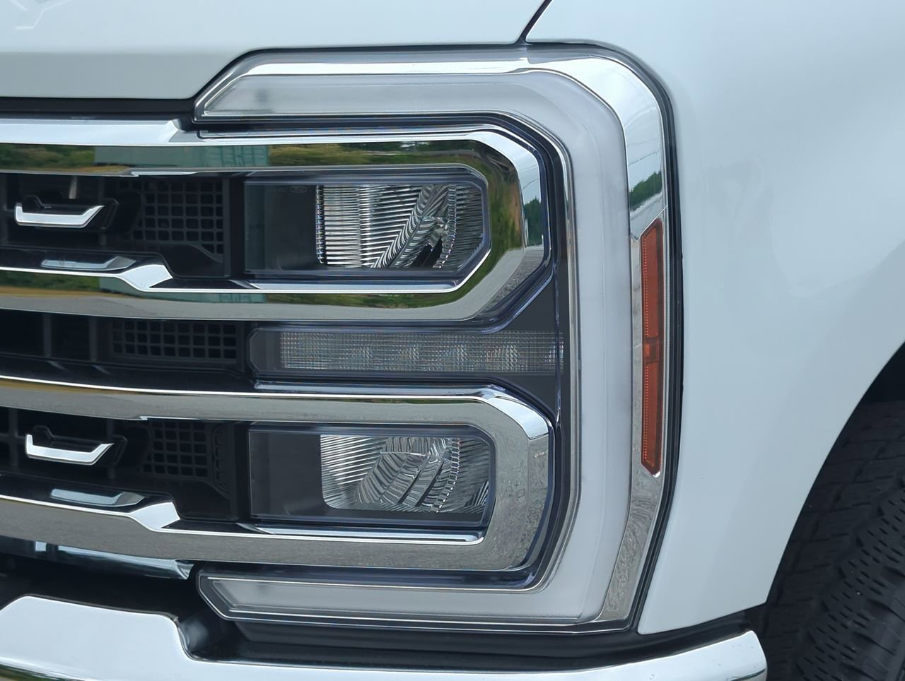 Certified 2024 Ford F250 Lariat w/ Lariat Ultimate Package AWD/4WD image 8