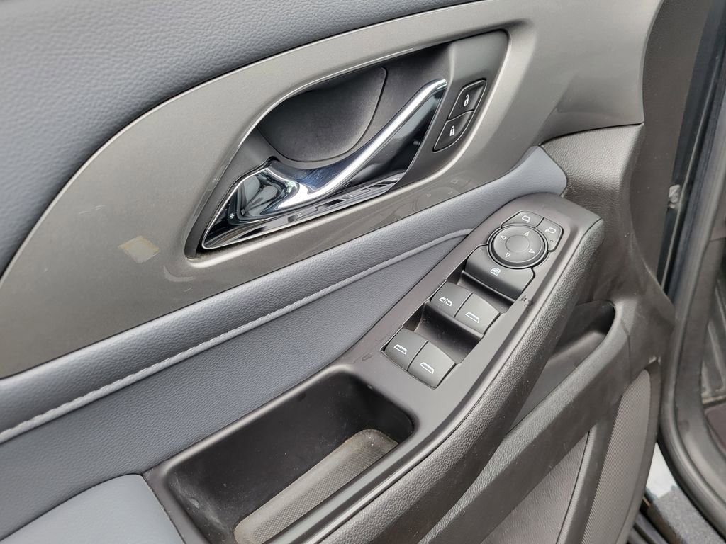 Used 2018 Chevrolet Traverse LT image 18