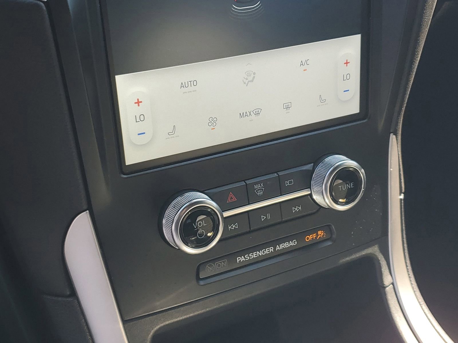 Certified 2024 Ford Edge ST-Line image 25