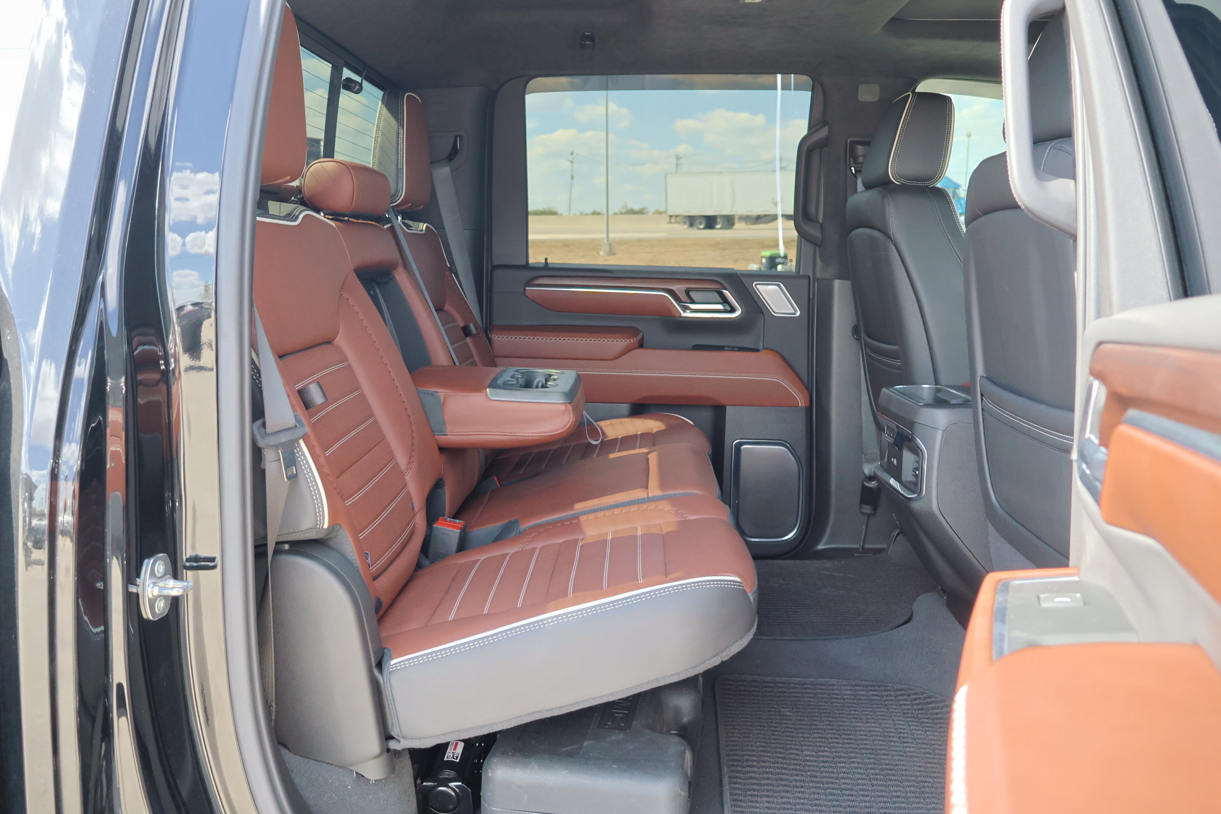 Used 2024 GMC Sierra 2500 Denali Ultimate w/ Max Trailering Package image 39