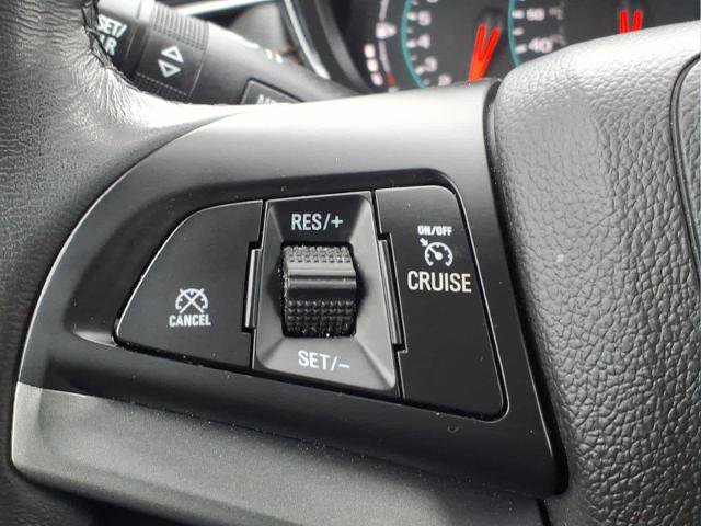 Used 2022 Chevrolet Trax LT w/ LT Convenience Package image 22