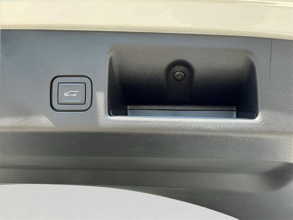 Used 2025 Chevrolet Equinox EV LT image 23