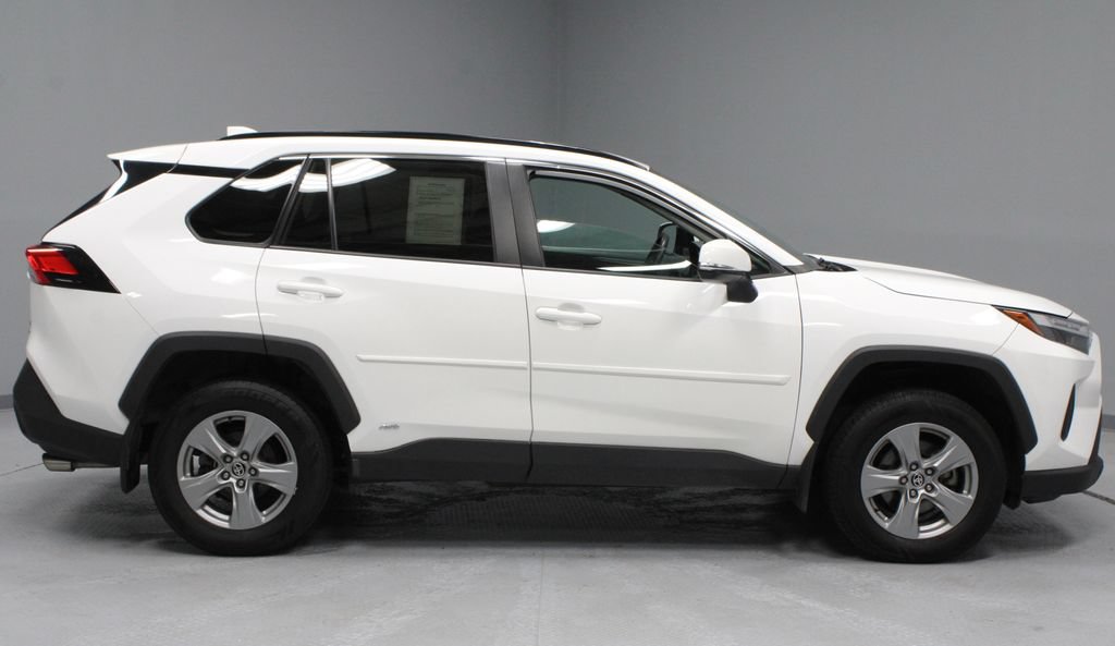 Used 2022 Toyota RAV4 XLE w/ Convenience Package AWD/4WD image 12
