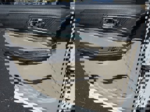 Certified 2018 Ford Explorer XLT image 16