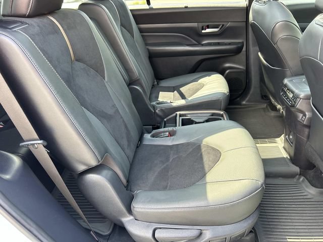 Used 2024 Toyota Grand Highlander AWD Hybrid image 28