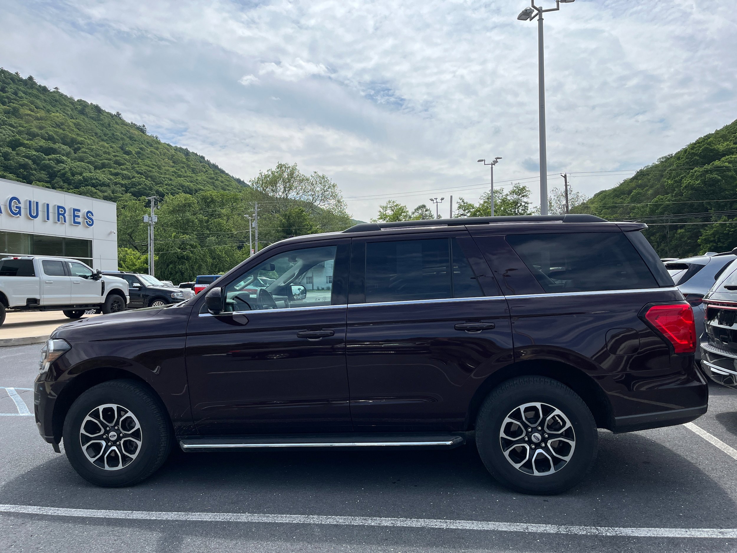 Certified 2023 Ford Expedition XLT AWD/4WD image 6