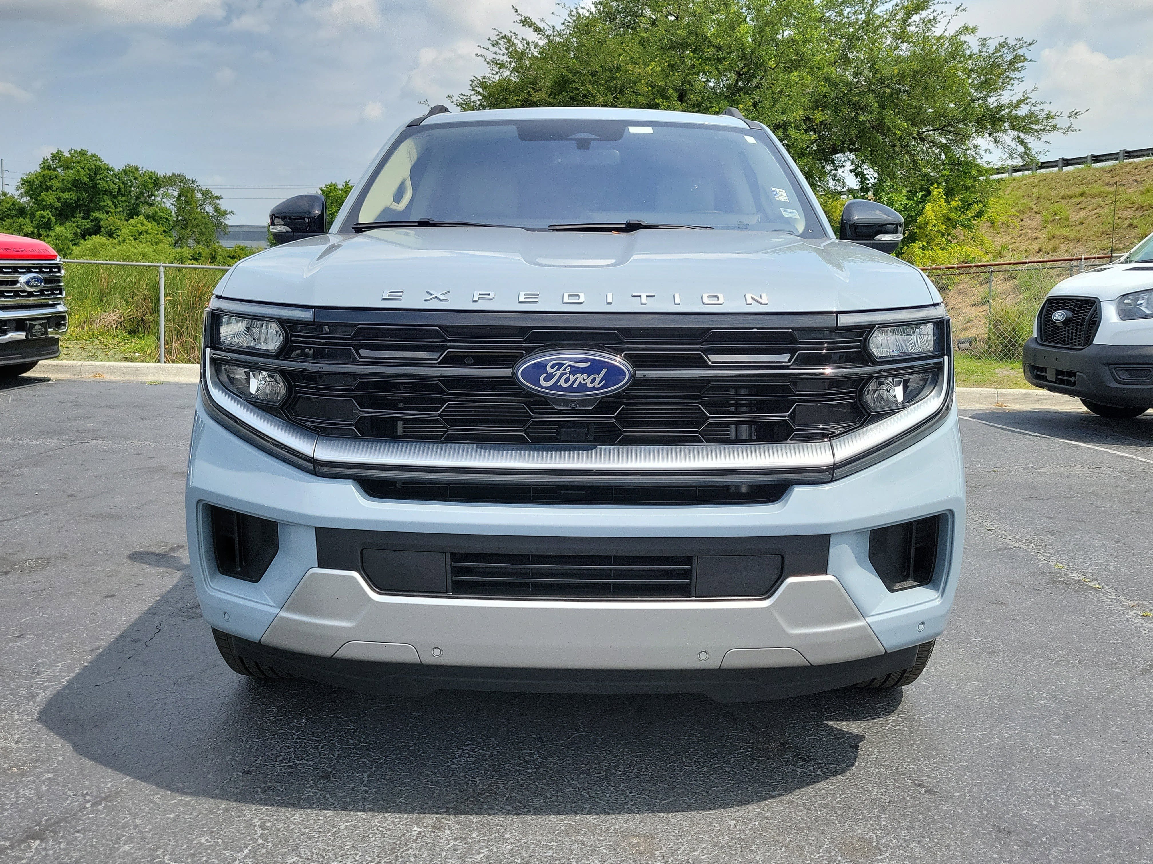 Certified 2025 Ford Expedition Platinum w/ Platinum Ultimate Package AWD/4WD video 2