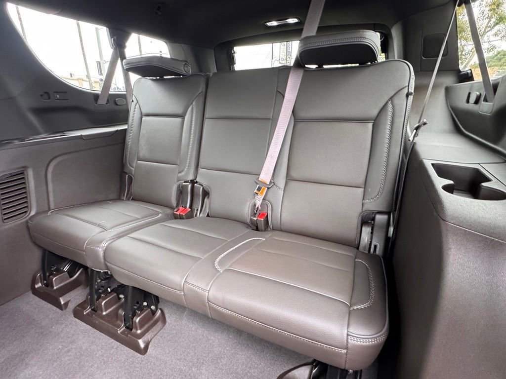 Used 2023 GMC Yukon XL Denali w/ Advanced Technology Package AWD/4WD image 30