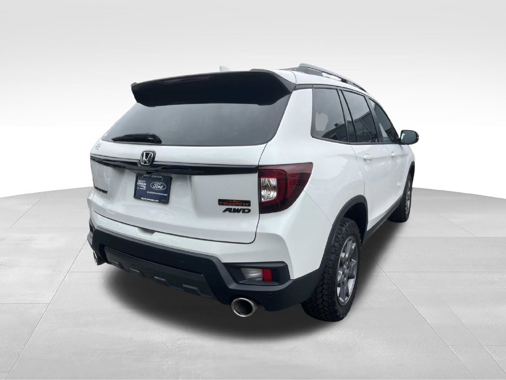Used 2024 Honda Passport TrailSport image 3