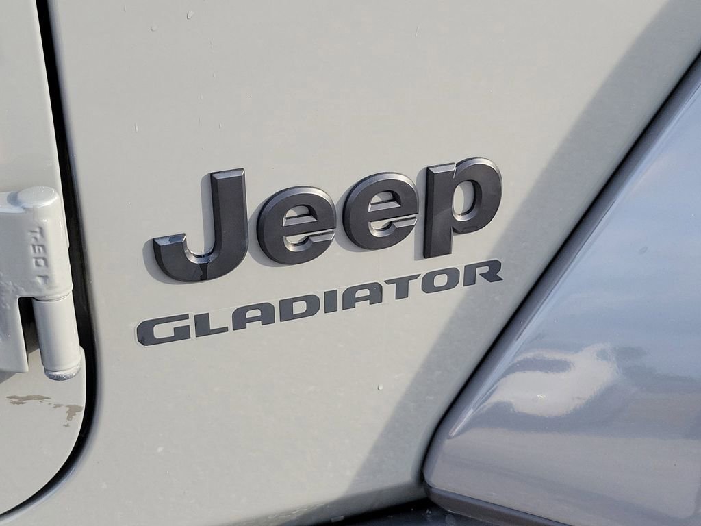 Used 2022 Jeep Gladiator Sport image 10