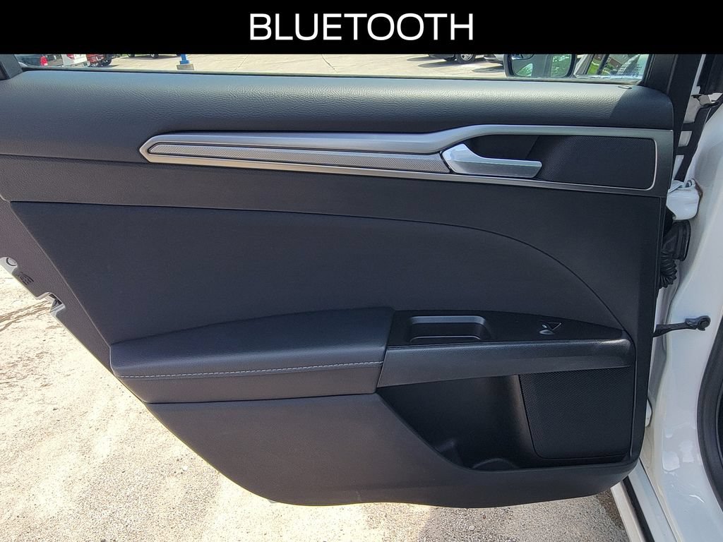 Certified 2017 Ford Fusion SE FWD image 12