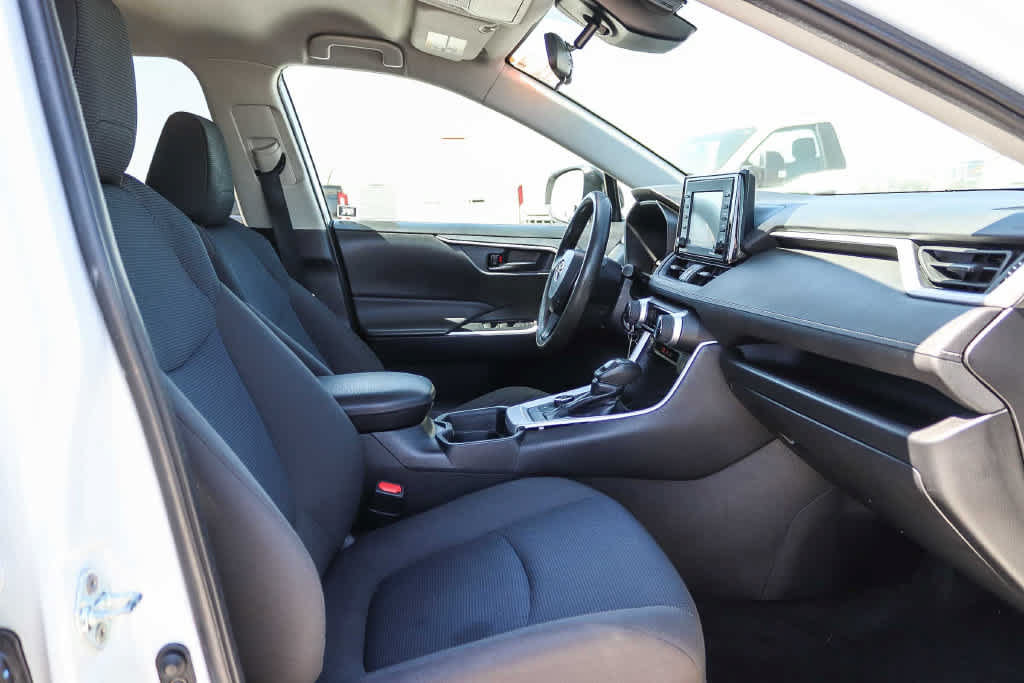 Used 2020 Toyota RAV4 LE w/ All Weather Liner Package AWD/4WD image 16
