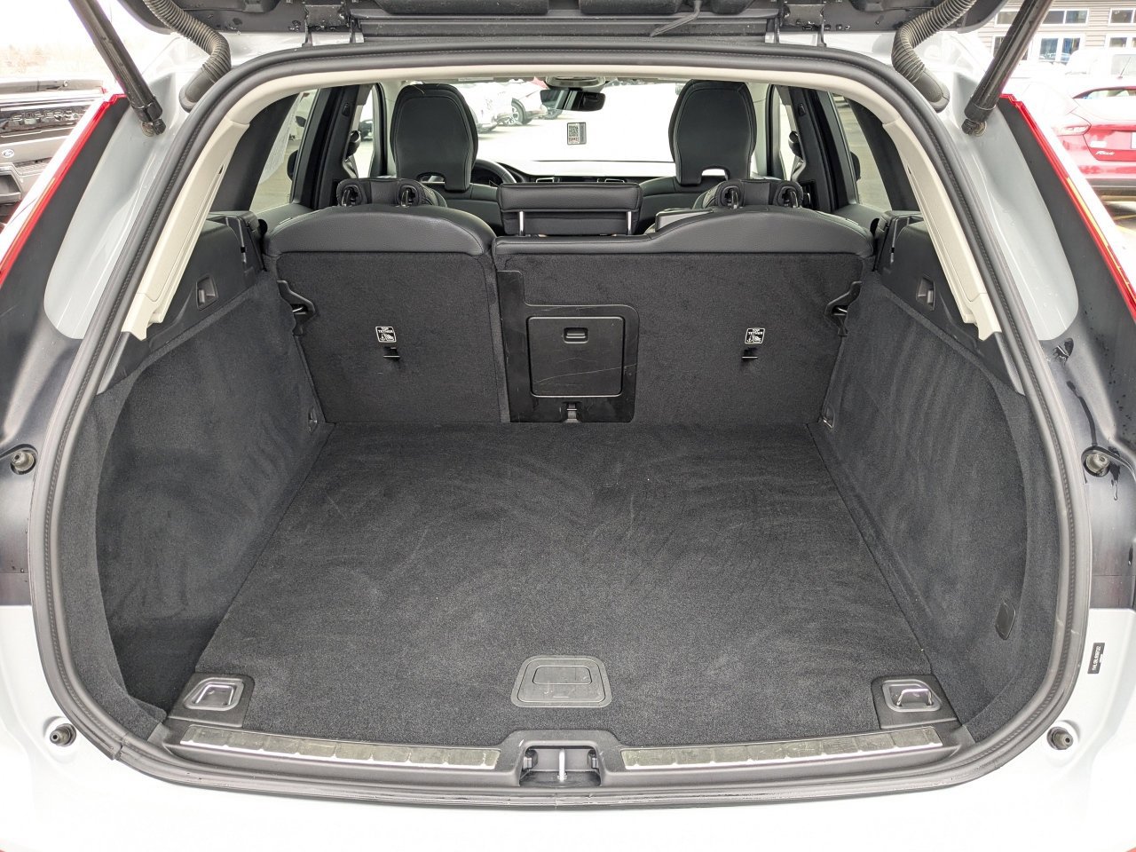 Used 2024 Volvo XC60 B5 Plus image 15