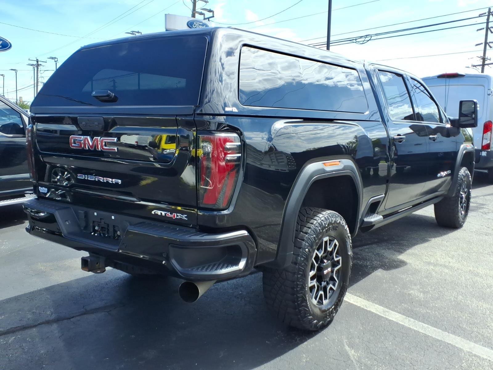 Used 2024 GMC Sierra 2500 AT4X AWD/4WD image 3
