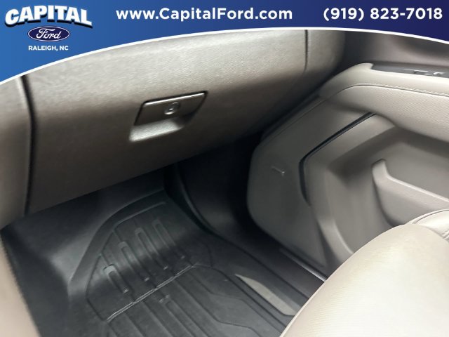 Used 2021 GMC Yukon SLT w/ SLT Premium Package AWD/4WD image 28