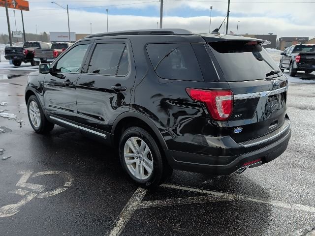 Certified 2018 Ford Explorer XLT w/ Equipment Group 202A image 3