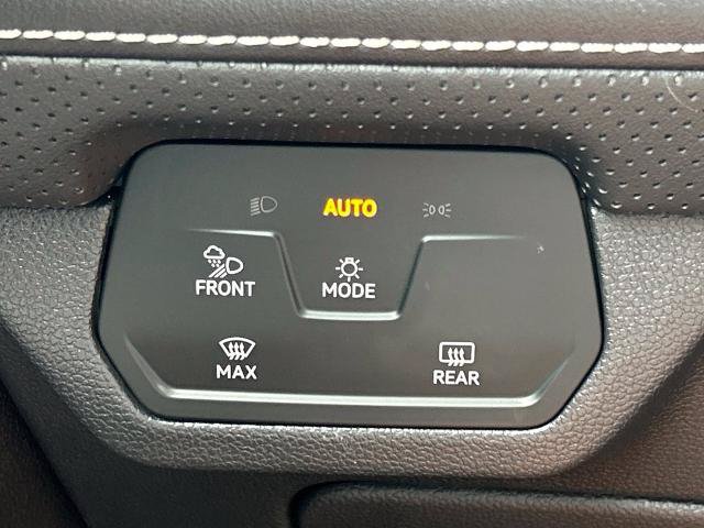 Used 2026 Volkswagen Atlas SE FWD image 32