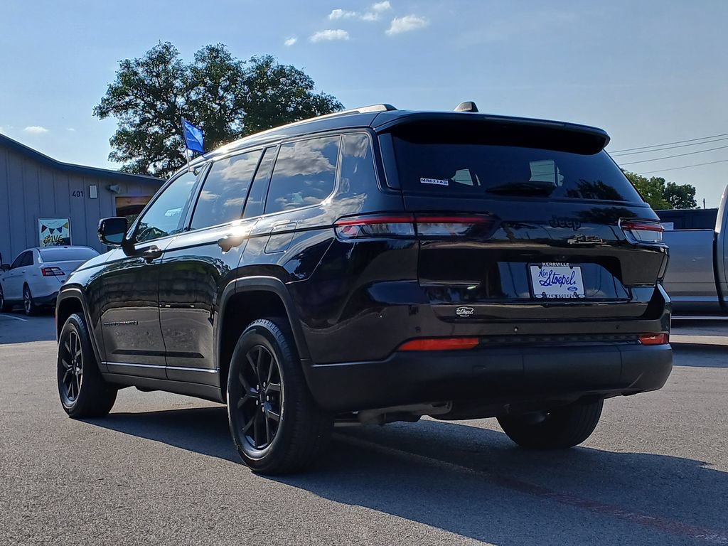Used 2024 Jeep Grand Cherokee L Laredo RWD image 5