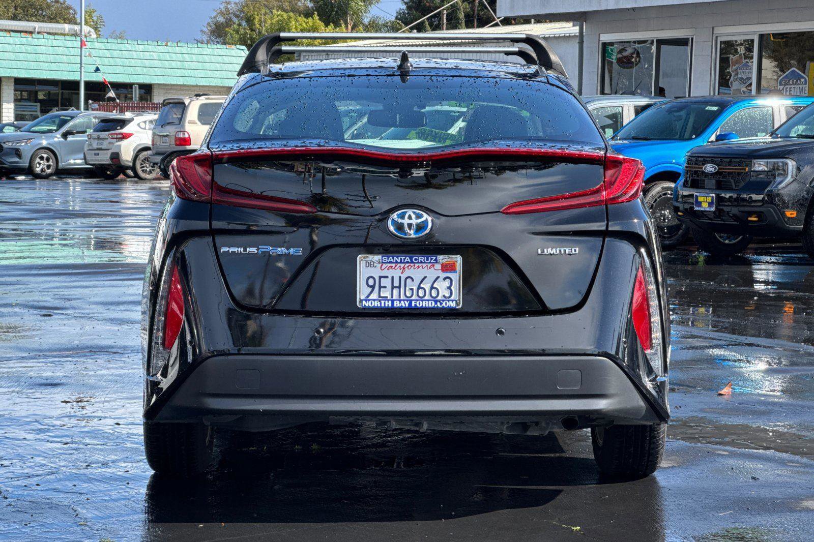 Used 2022 Toyota Prius Prime Limited image 4