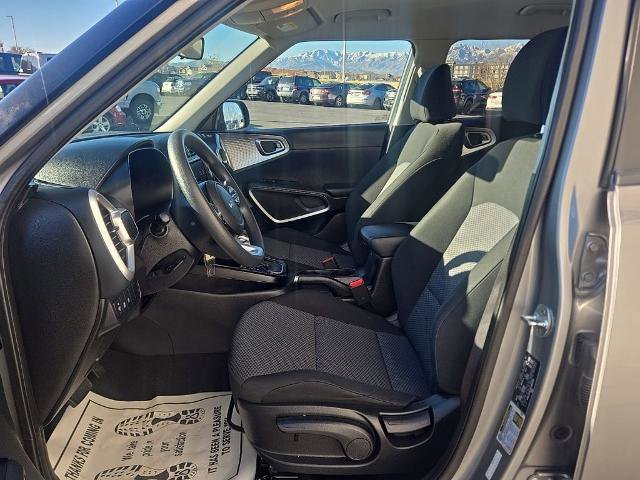 Used 2023 Kia Soul LX w/ LX Technology Package image 13