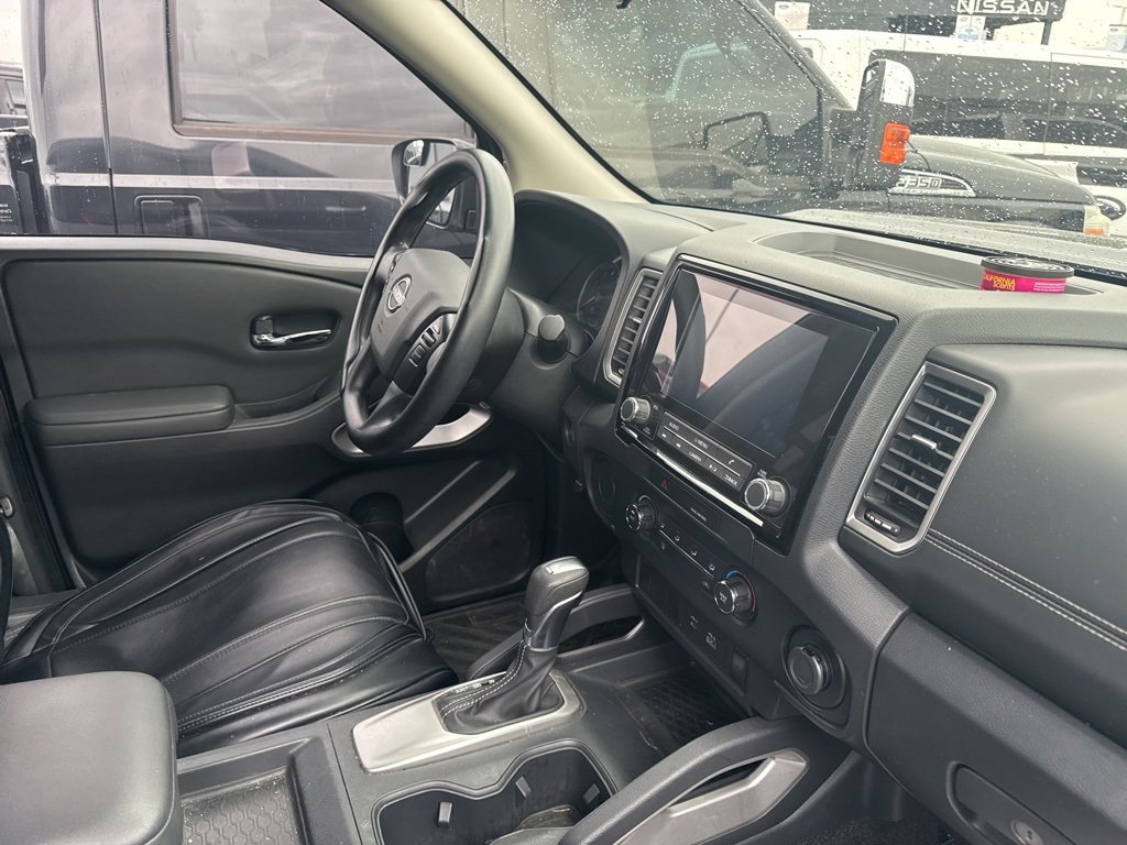 Used 2022 Nissan Frontier SV image 6