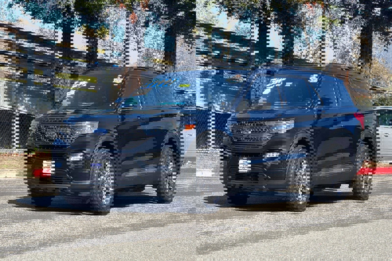 Certified 2022 Ford Explorer XLT w/ Equipment Group 202A image 8