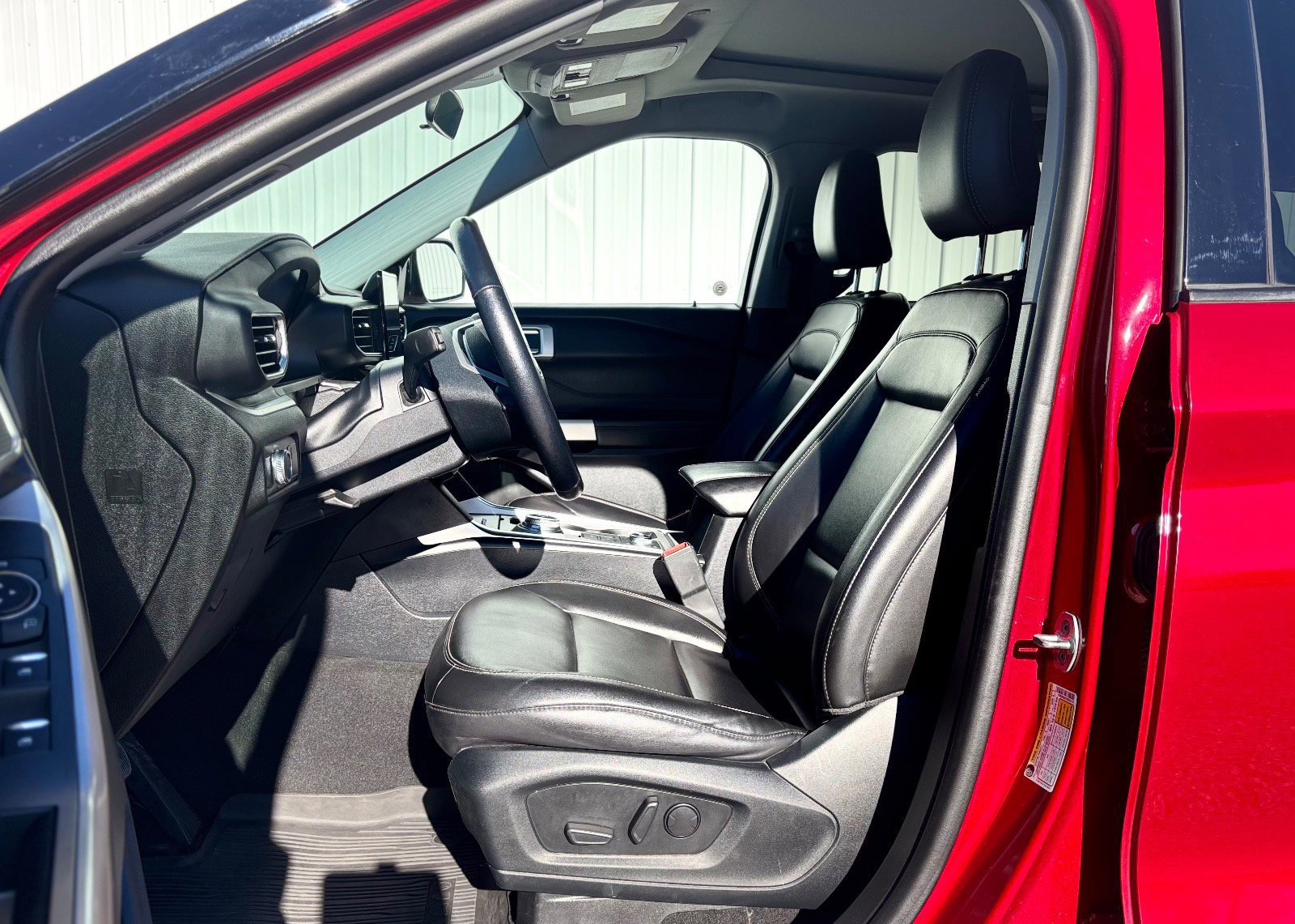 Certified 2021 Ford Explorer XLT w/ Equipment Group 202A image 20