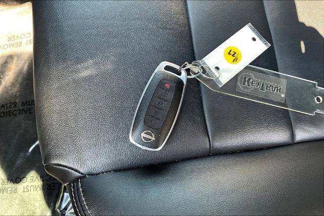 Used 2024 Nissan Rogue SL w/ SL Premium Package FWD image 36