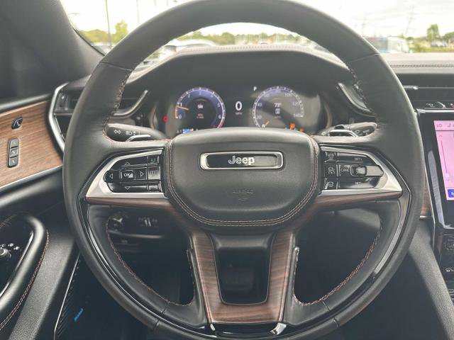 Used 2025 Jeep Grand Cherokee L Summit w/ Advanced Protech Group IV image 24