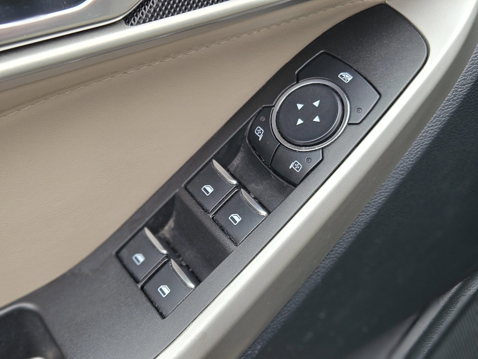 Certified 2023 Ford Explorer XLT w/ Equipment Group 202A image 18