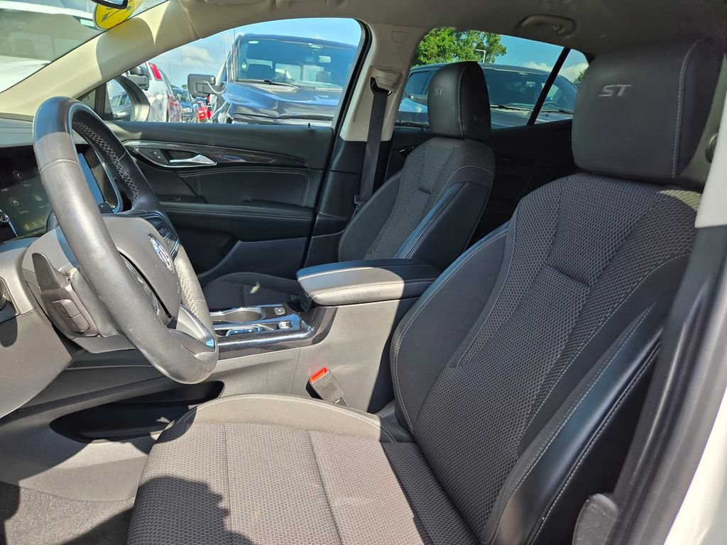 Used 2022 Buick Envision Preferred FWD image 28