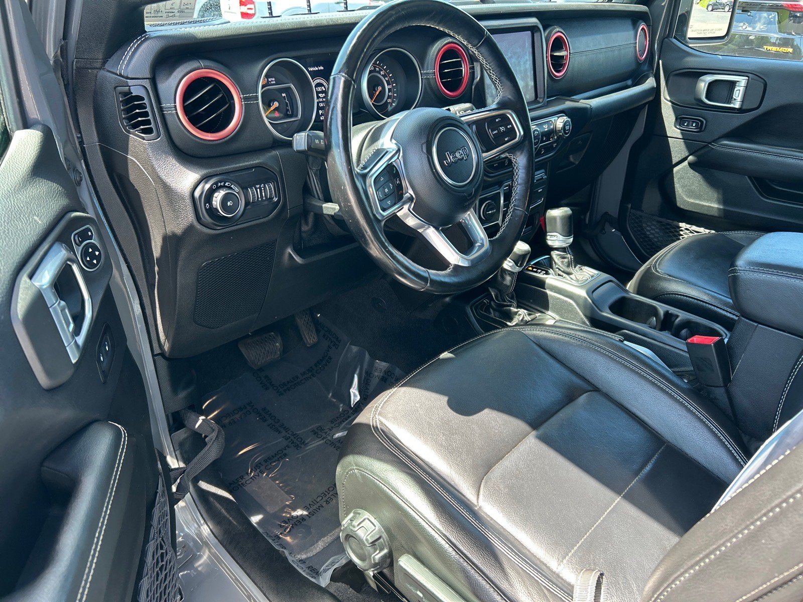Used 2020 Jeep Wrangler Unlimited Sahara AWD/4WD image 5
