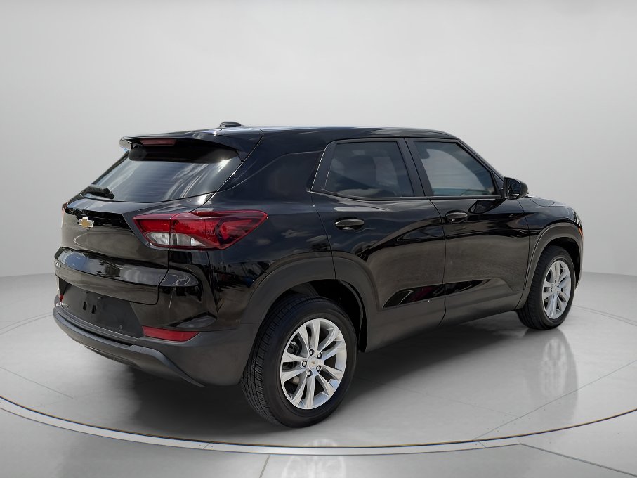 Used 2023 Chevrolet TrailBlazer LS FWD image 3