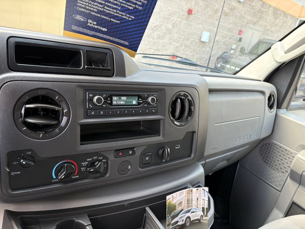 Certified 2023 Ford E-450 and Econoline 450 Super Duty w/ Driver's Safety Package RWD image 17