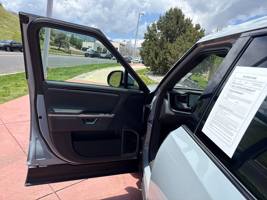 Used 2025 Rivian R1T Adventure AWD/4WD image 9