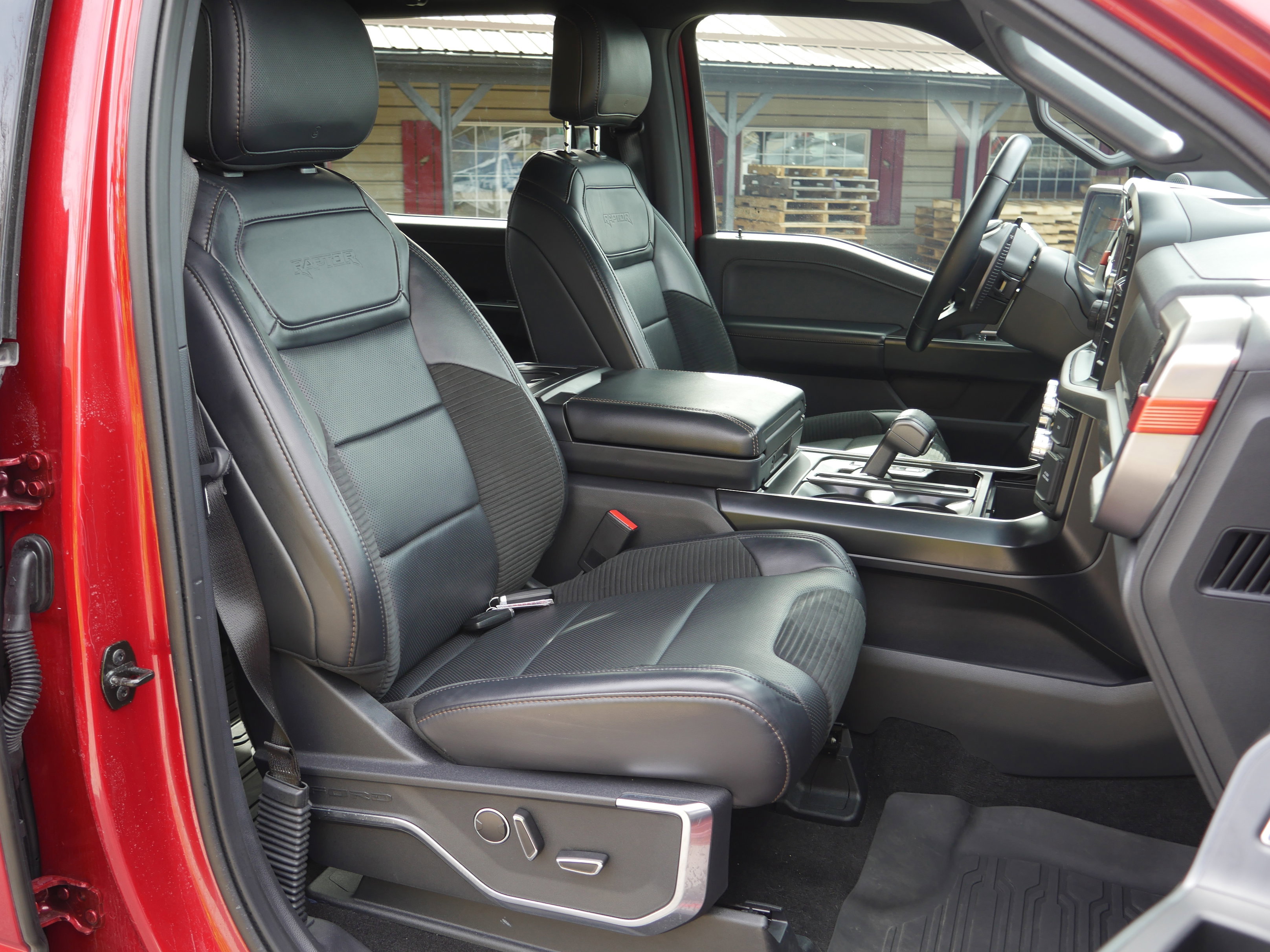 Certified 2022 Ford F150 Raptor w/ Raptor 37 Performance Package image 36