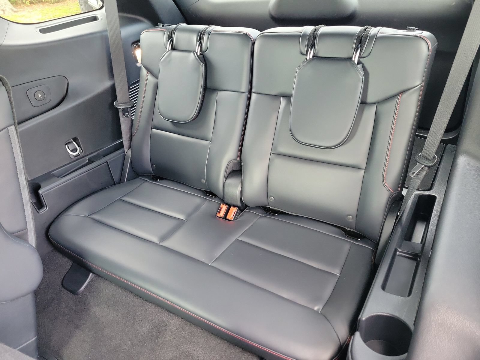 Certified 2025 Ford Explorer ST RWD image 12